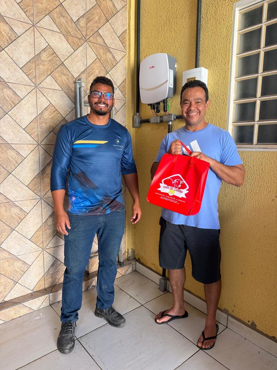 Cliente da SunTech Nexus na entrega do sistema